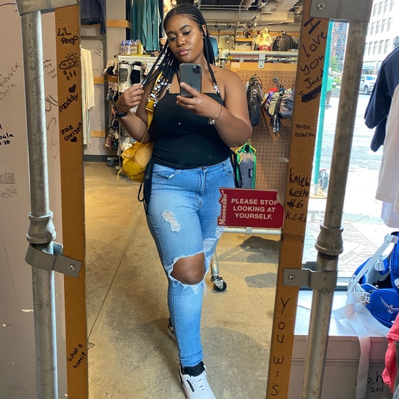 Meet Your Posher - Picture 1 of 7